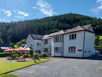 Glenwood Guesthouse 2026 Fronthouse Car Park 05